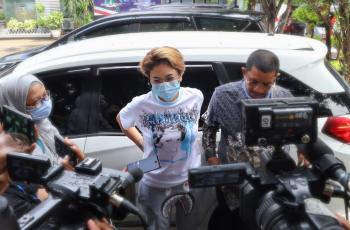 Bingung Indra Tarigan Hina Anaknya, Nikita Mirzani: Gue Nggak Kenal Dia!