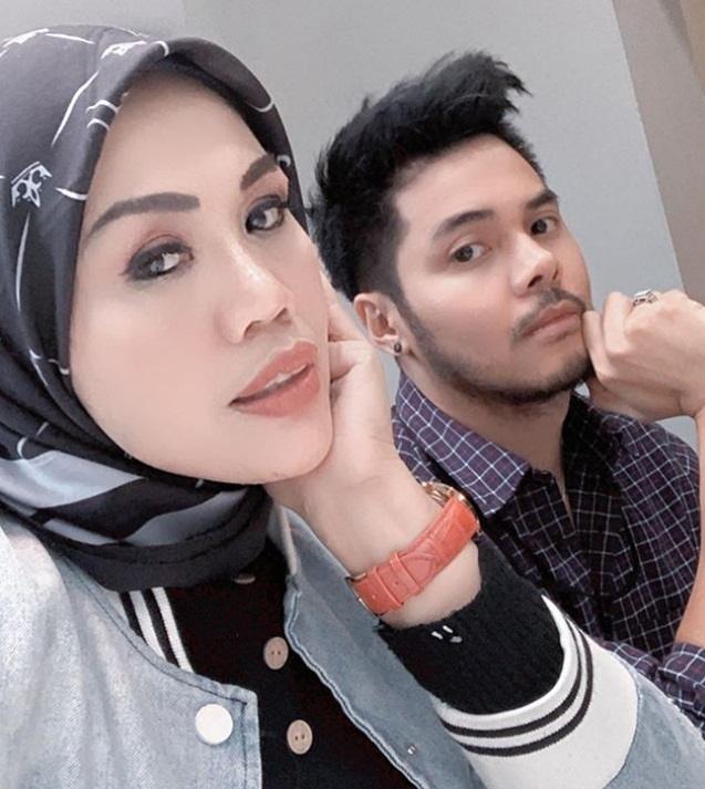 Ely Sugigi ngaku mirip Adelia Pasha. [Instagram] 