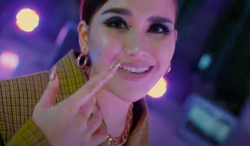 Ayu Ting Ting dalam lagu Tatitut. (Youtube/SwaraBintang)