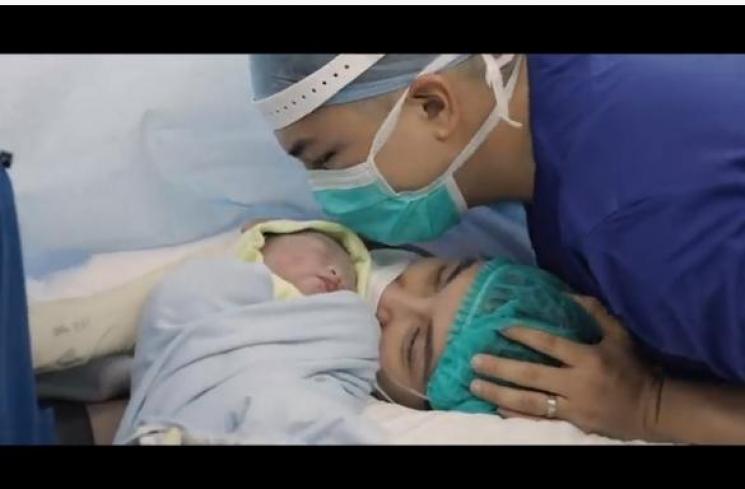 Chelsea Olivia lahirkan anak kedua (Youtube.com/Alinskie Family)