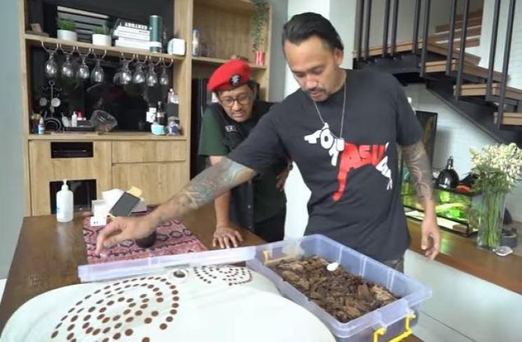 Rumah Tora Sudiro. (Youtube/TaulanyTV)