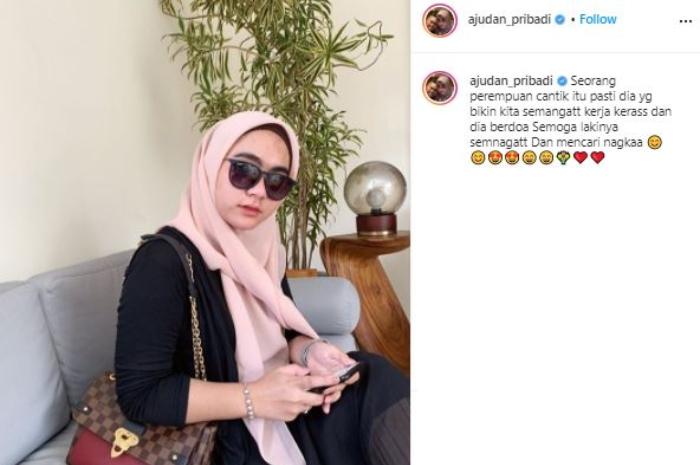 Dewi Amalia, istri Ajudan Pribadi. (Instagram/@ajudan_pribadi)