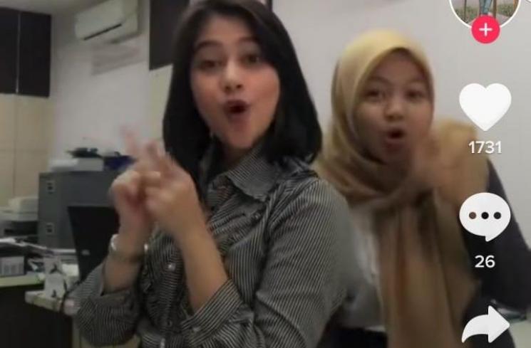 Qory Antika, mirip abis sama Nike Ardilla. (TikTok/@qoryantika)