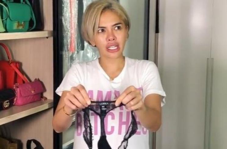 Penampakan celana dalam bekas Nikita Mirzani. [capture Instagram]