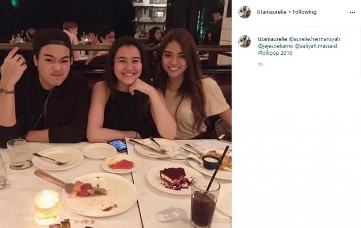 Aurel Hermansyah dan sahabat-sahabatnya. (Instagram/@titaniaurelie)