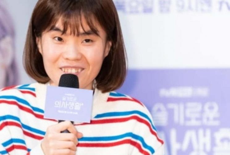 Komedian Park Ji Sun. [Allkpop]