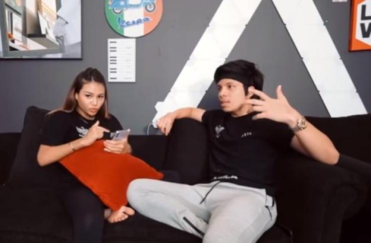 Atta Halilintar saat ngobrol bareng Aurel Hermansyah (Youtube.com/AurelHermansyah)
