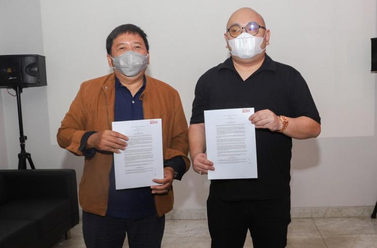 CEO PT Media Musik Proaktif Agi Sugiyanto dan CEO PT Arkadia Digital Media Tbk Wiliam Martapura. (Istimewa)