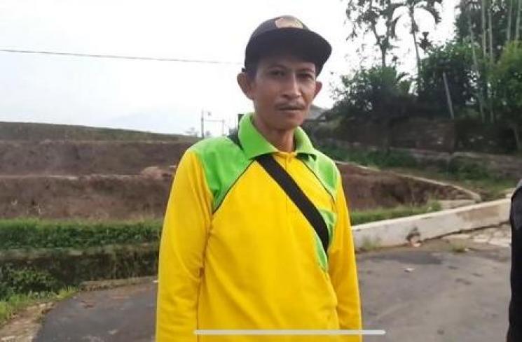 petugas keamanan kampung (Youtube.com/manyuabby)