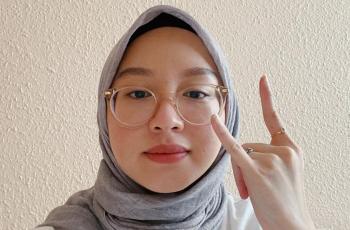Gaya Hijab Tak Tutup Dada Dikritik, Selebgram Gita Savitri Beri Balasan Menohok