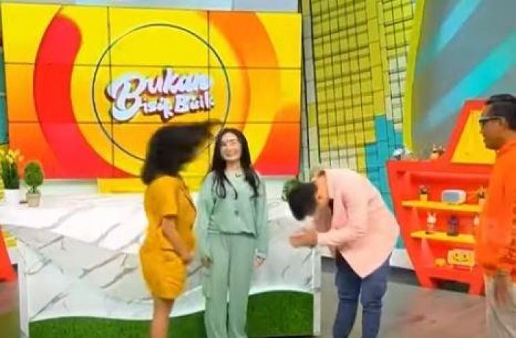 Lutfi Agizal dan Salshadilla Juwita. (Youtube/Trans7Official)