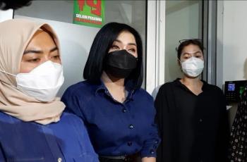 Nahan Tangis, Syahrini Ingin Penyebar Hoaks Video Asusila Dihukum 12 Tahun Penjara