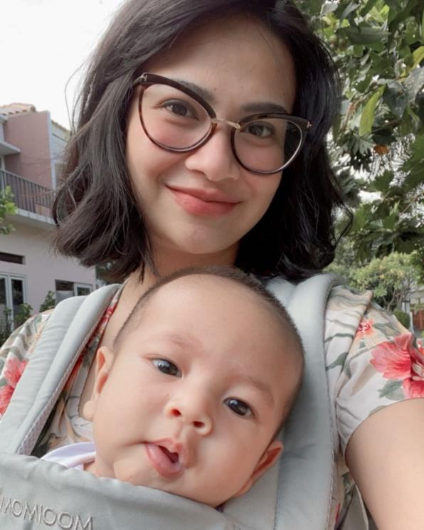 Vanessa Angel dan anaknya, Baby Gala. (Instagram/@vanessaangelofficial)