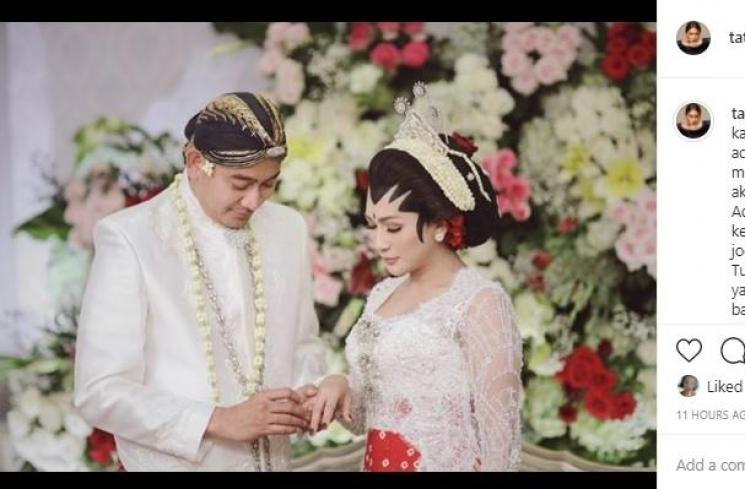 Tata Janeeta akhirnya pamer suami. (Instagram/@tatajaneetaofficial)