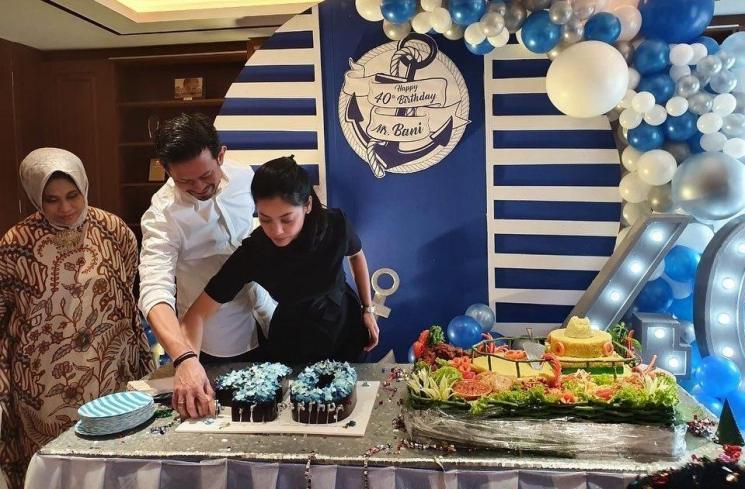 Keluarga Bani Mulia dan Lulu Tobing. (Instagram/@banimmulia)