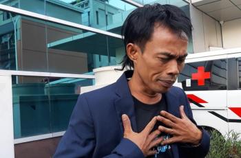 Sikap Ade Londok Jadi Tukang Jahit di Pinggir Jalan Tuai Kecaman