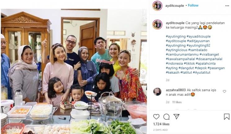 Ayu Ting Ting, Adit Jayusman, dan keluarga. (Instagram/@ayditcouple)