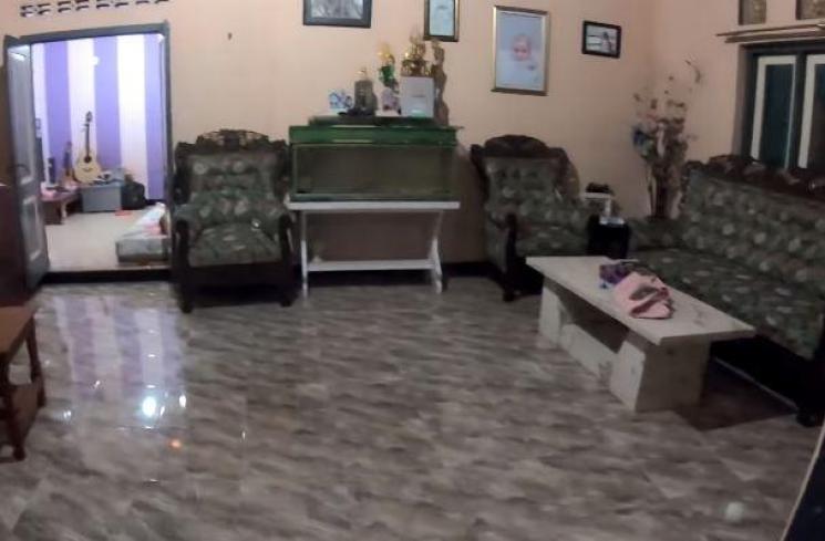 Rumah sederhana Happy Asmara. (Youtube/EnySagitaTV)