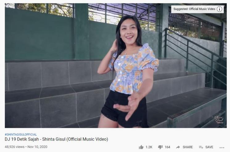 Shinta Gisul, penyanyi lagu 19 Detik. (Youtube/ShintaGisulOfficial)