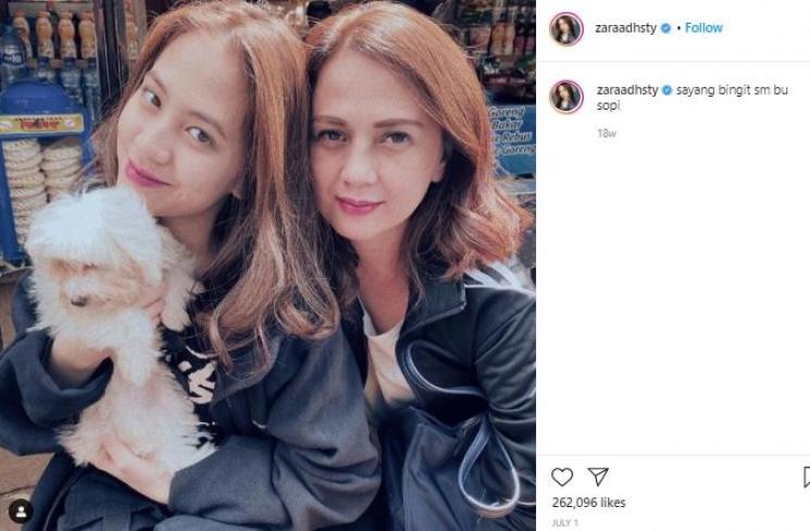 Zara Adhisty dan anjingnya (Instagram.com)