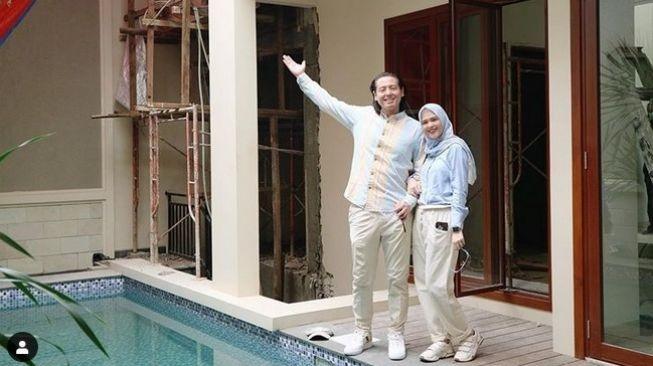 Roger Danuarta dan Cut Meyriska (Instagram/@rogerojey)