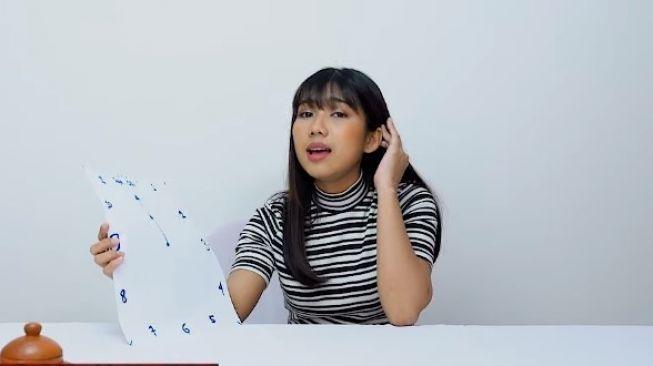 Member JKT48 Ni Made Ayu Vania Aurellia atau Aurellia JKT48 (Channel Youtube JKT48)