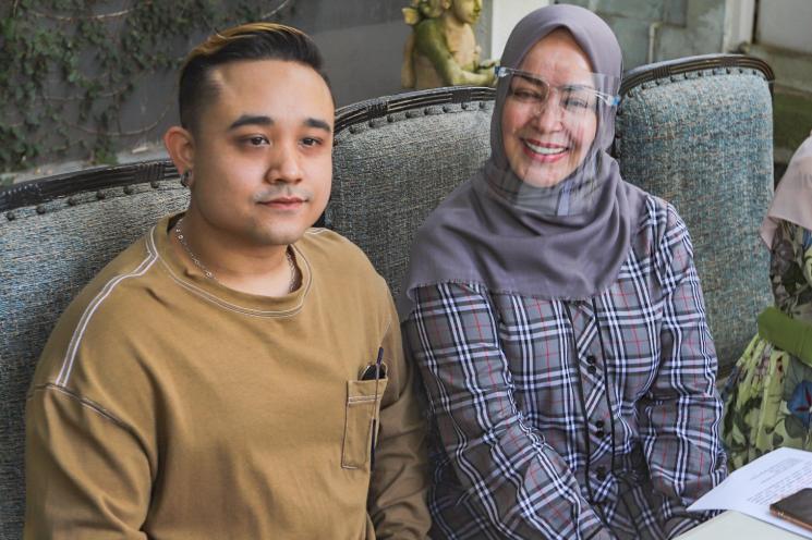 Chintami Atmanegara dan putranya, Dio Alif Utama [MataMata.com/Alfian Winanto)