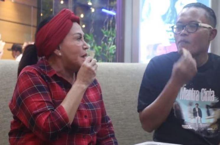 Mpok Atiek. (Youtube/MpokAtiekOfficial)