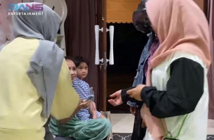 Ulang tahun Mbak Lala. (Youtube/RANSEntertainment)