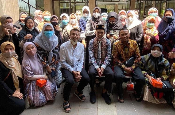 Raffi Ahmad dan Ustaz Abdul Somad. (Instagram/@raffinagita1717)