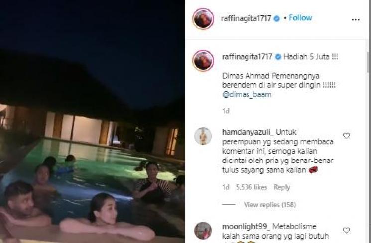 Nagita Slavina saat berendam di kolam renang (Instagram.com/raffinagita1717)