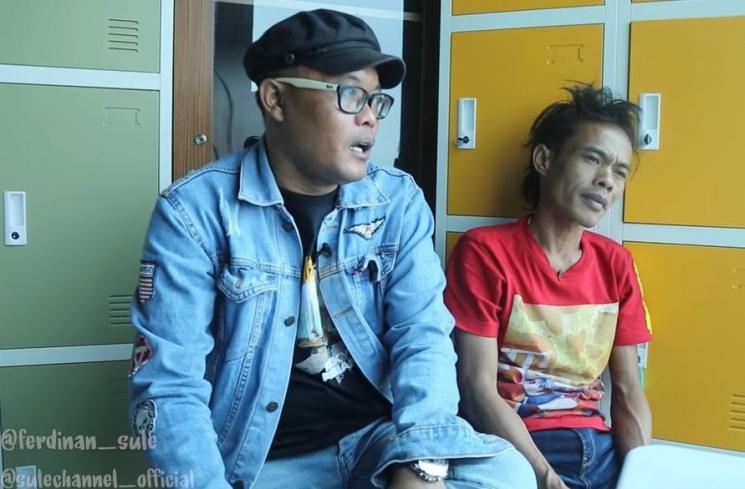 Ade Londok bersama Sule. [Capture Youtube]