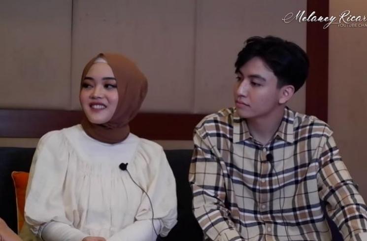 Putri Delina (Youtube.com/MelaneyRicardo )