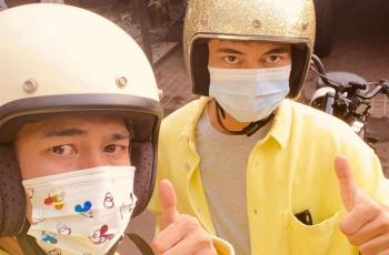 Pakai Baju Kembar, Ini Potret Raffi Ahmad Kunjungi Rumah Keluarga Dimas