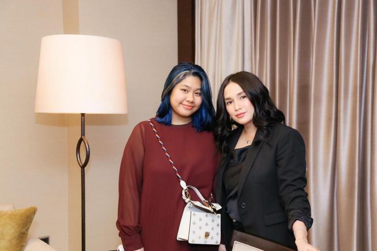Ussy Sulistiawaty dan sang putri, Amel (Instagram/@ussypratama)