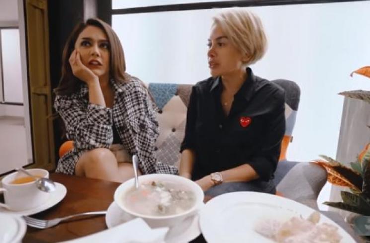 Jenita Janet dan Nikita Mirzani (Youtube.com/CrazyNikmirREAL)