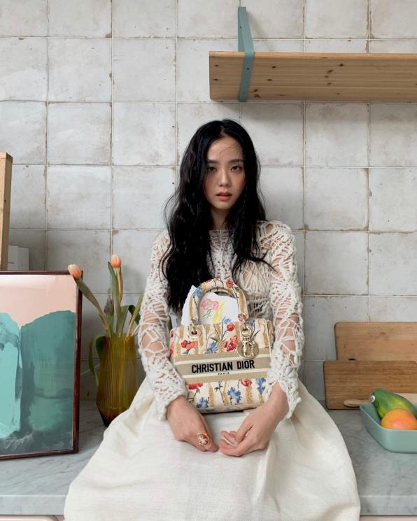 Jisoo BLACKPINK (Instagram.com/sooyaaa_)