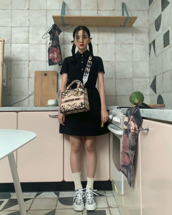 Jisoo BLACKPINK (Instagram.com/sooyaaa_)