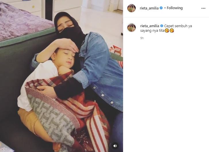 Rafathar Malik Ahmad sakit. (Instagram/@rieta_amilia)