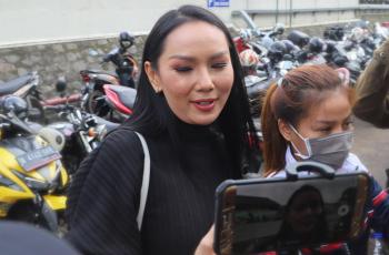 Plek Jiplek Kalina Oktarani, Ini Sosok Ibu yang Tak Pernah Terekspose