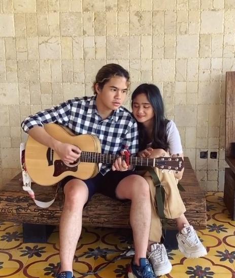 Tissa Biani dan Dul Jaelani (Instagram/@tissabiani)