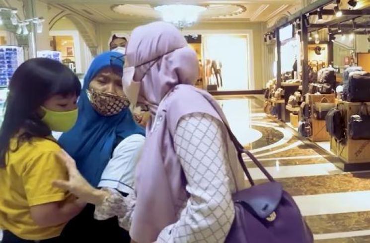 Ahmad Dhani dan Mulan Jameela. (Youtube/VideoLegend)