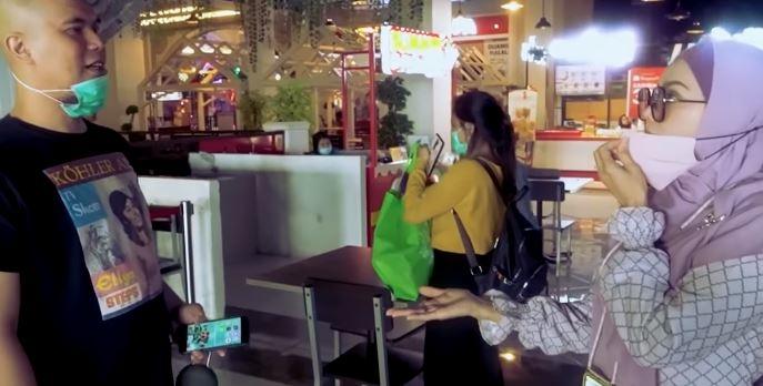 Ahmad Dhani dan Mulan Jameela. (Youtube/VideoLegend)