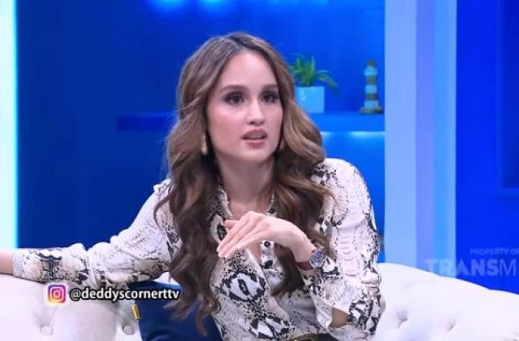 Cinta Laura pernah depresi (Youtube.com/TRANSTVOfficial)