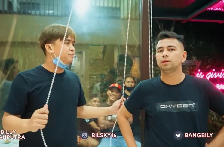 Billy Syahputra dan Raffi Ahmad. (YouTube/Billy Syahputra)