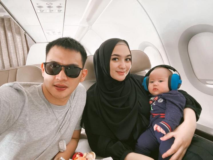 Citra Kirana dan Rezky Aditya bersama Baby Athar (Instagram/@citraciki)
