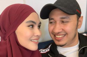 Biasa Pakai Gamis dan Peci, Intip 5 Gaya Modis Suami Kartika Putri
