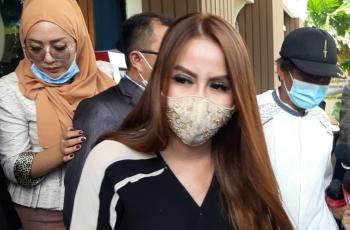 Nita Thalia Boyong 4 Orang Saksi untuk Sidang Perceraiannya dengan Suami