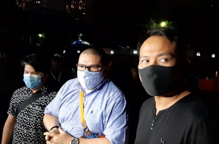 Vicky Prasetyo bersama kuasa hukum (MataMata.com/Herwanto)
