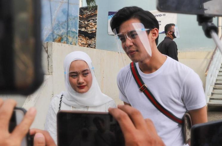 Dinda Hauw dan Rey Mbayang. (Matamata.com/Alfian Winanto)